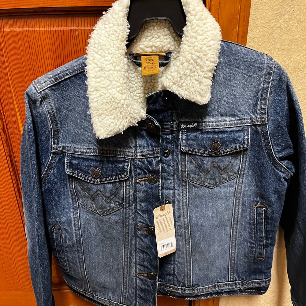 Wrangler Blue Denim Jacket with White Sherpa Collar - Picture 2 of 9